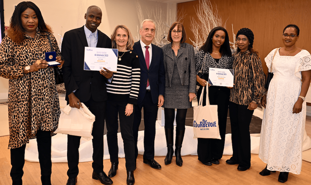 Journée Mondiale du Bénévolat 5 déc. 2023 : la mairie de Courbevoie récompense 12 associations dont ACTUME