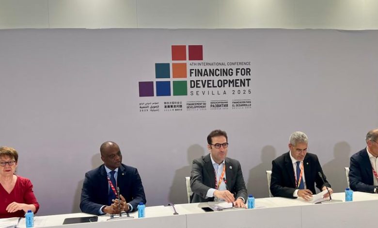 Le ministre de l’Économie plaide pour un renforcement de l’investissement durable en Afrique lors d’un panel à Séville