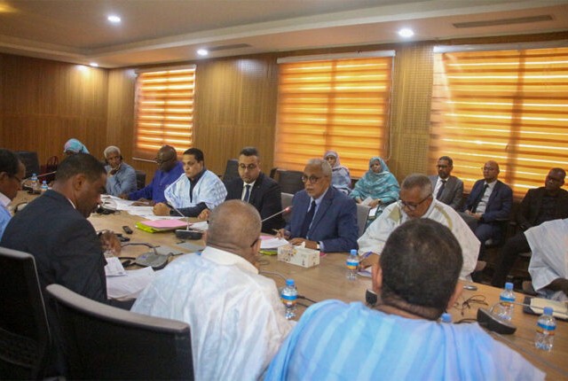 La Commission des affaires économiques de l’Assemblée Nationale discute des projets de loi relatifs au financement des politiques de développement