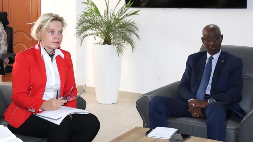 Le ministre de l’Emploi reçoit une mission de la Banque Mondiale