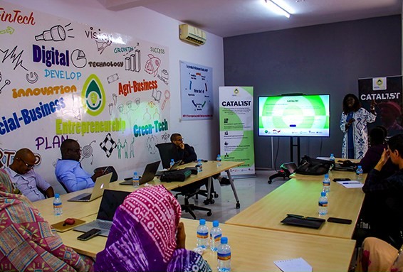 Hadina-RIMTIC annonce l’ouverture des candidatures pour la 2ᵉ cohorte du programme CATAL1.5°T en Mauritanie et au Niger