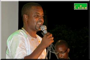 Le chanteur Mamadou Dem s’en donne à cœur joie sur la scène du Parc OMVS [Vidéo & PhotoReportage]