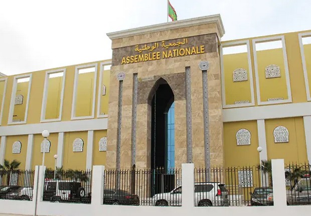 Des députés de l’opposition exigent la libération d’une députée arrêtée tard dans la nuit à son domicile 