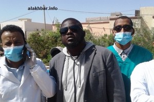 Le personnel de l'hôpital régional de Nouadhibou manifeste pour réclamer ses droits