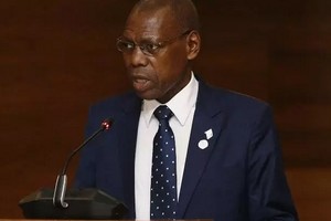 Afrique du Sud : des proches du ministre de la Santé visés par une enquête pour corruption