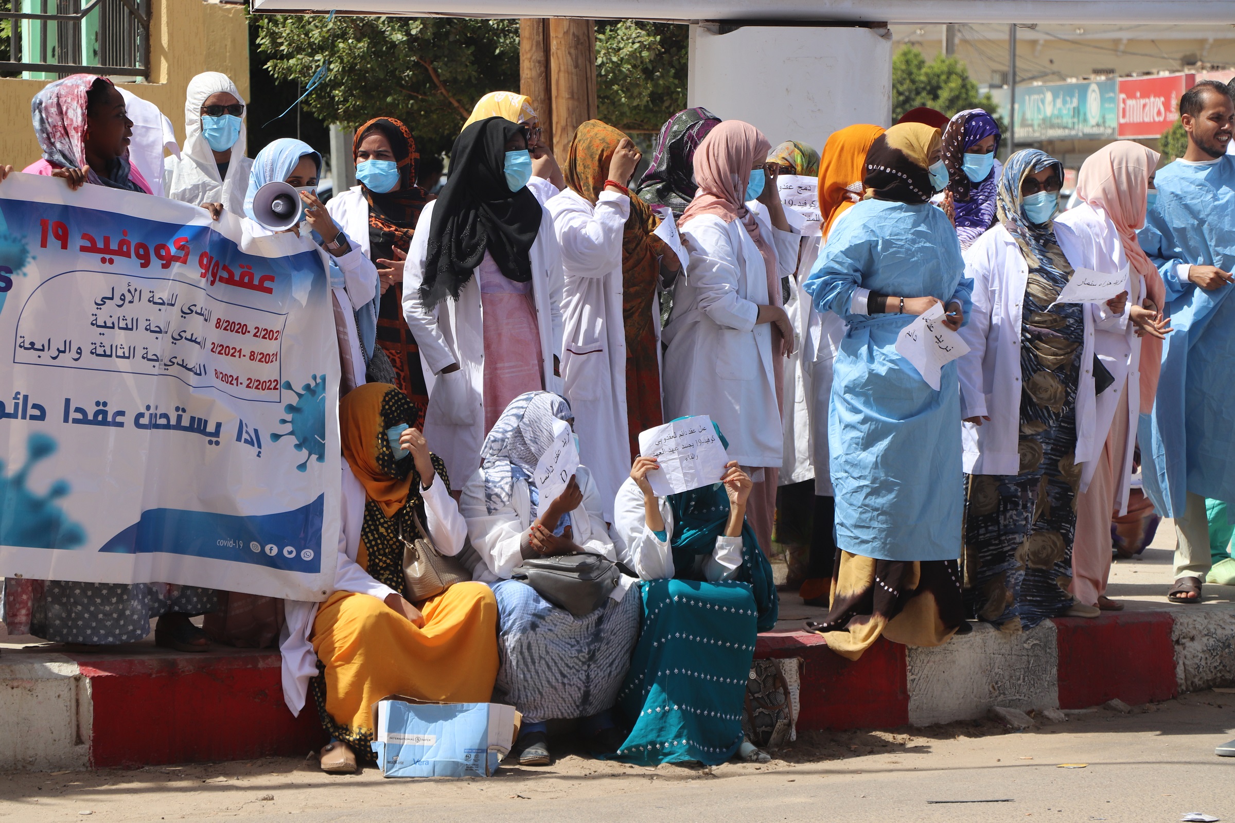 Les médecins des unités Covid manifestent devant le ministère de la Santé (vidéo)