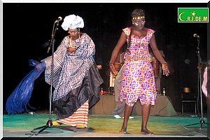 Concert Voix de femmes : Aicha Mint Abba, Salla Fall et Sbéniyate font monter la température [Video & PhotoReportage]